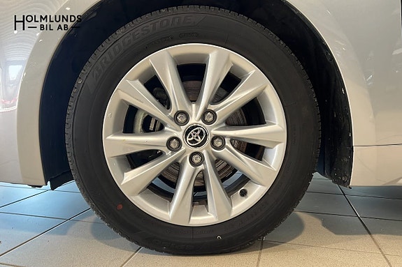 Toyota Corolla 5 of 12