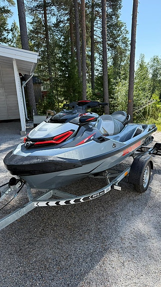 Seadoo Rxt-x rs 300 3 of 5
