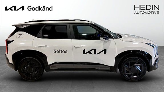 Kia Seltos 6 of 17