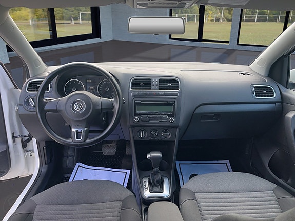 Volkswagen Polo 12 of 18