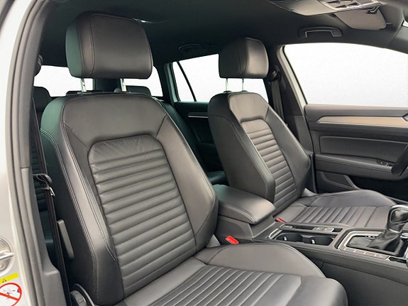 Volkswagen Passat Alltrack 28 of 30