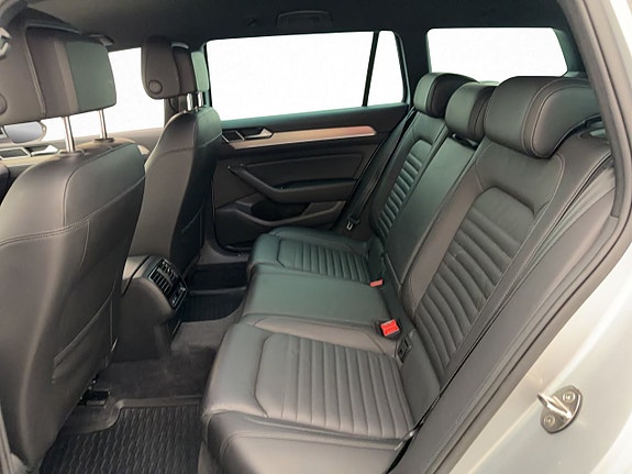 Volkswagen Passat Alltrack 30 of 30
