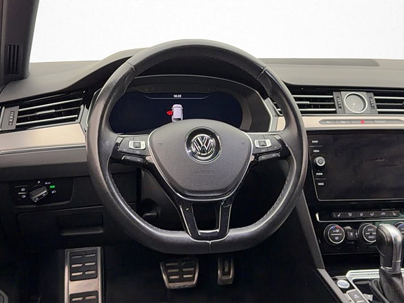 Volkswagen Passat Alltrack 14 of 30