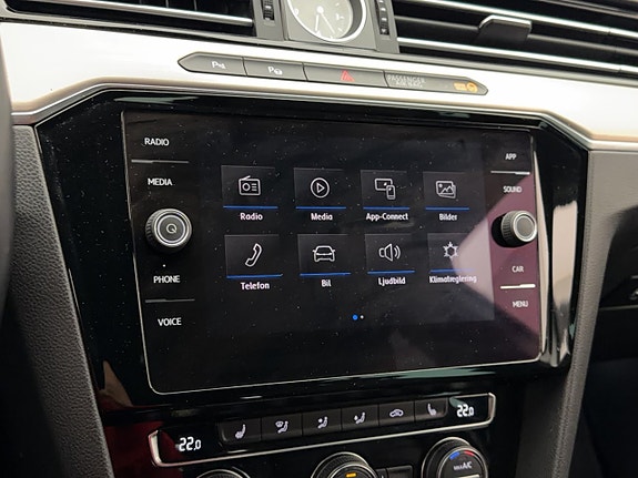 Volkswagen Passat Alltrack 23 of 30