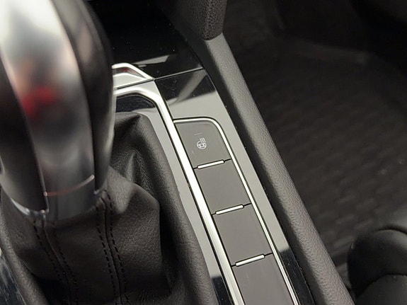 Volkswagen Passat Alltrack 27 of 30
