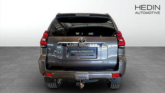 Toyota Land Cruiser 7 of 11