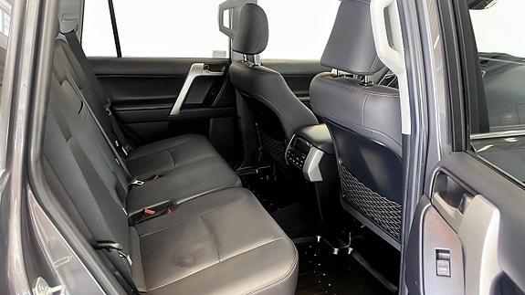 Toyota Land Cruiser 5 of 11