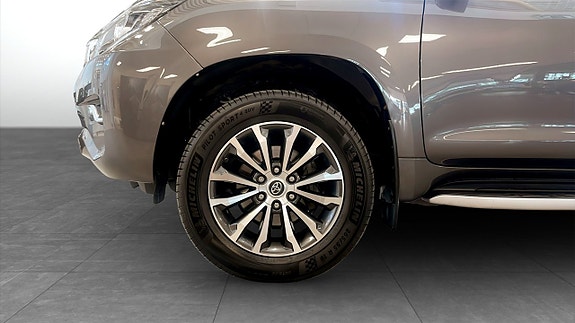 Toyota Land Cruiser 9 of 11