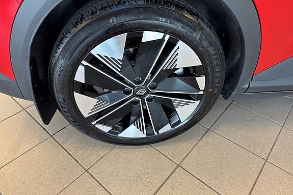 Renault Scenic E-Tech 9 of 24
