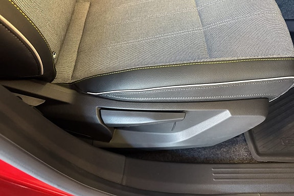 Renault Scenic E-Tech 21 of 24