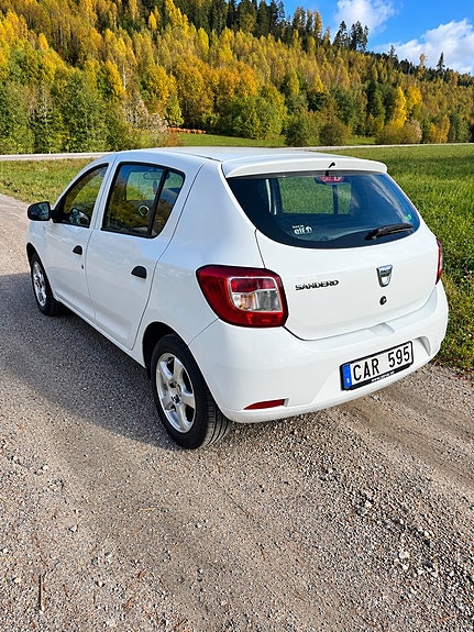 Dacia Sandero 3 of 5