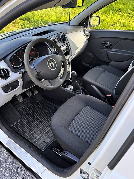 Dacia Sandero 4 of 5