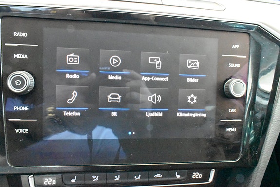 Volkswagen Passat 21 of 23