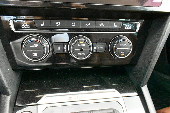 Volkswagen Passat 20 of 23