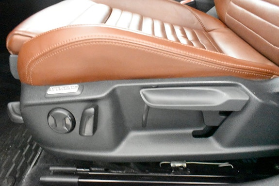 Volkswagen Passat 15 of 23