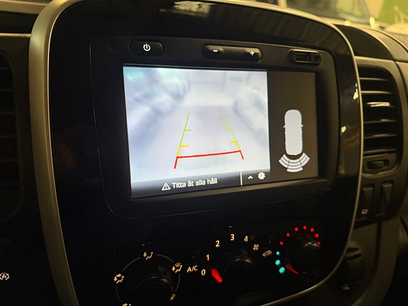 Renault Trafic 13 of 18