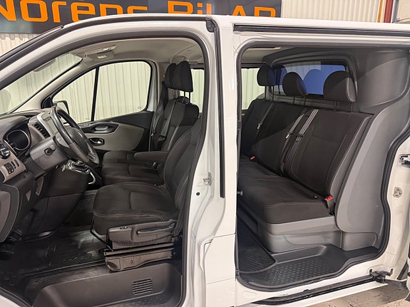 Renault Trafic 7 of 18