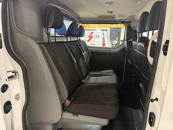 Renault Trafic 11 of 18