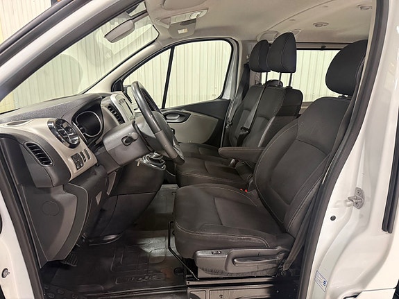 Renault Trafic 8 of 18