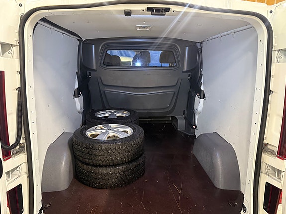 Renault Trafic 16 of 18