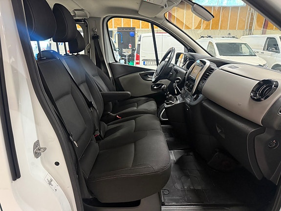 Renault Trafic 10 of 18