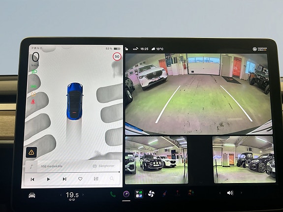 Tesla Model Y 15 of 24