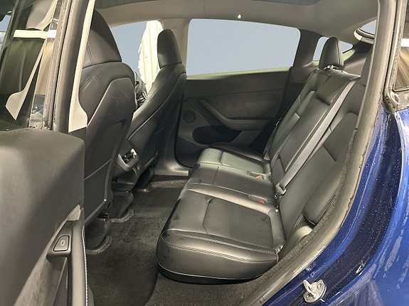 Tesla Model Y 13 of 24