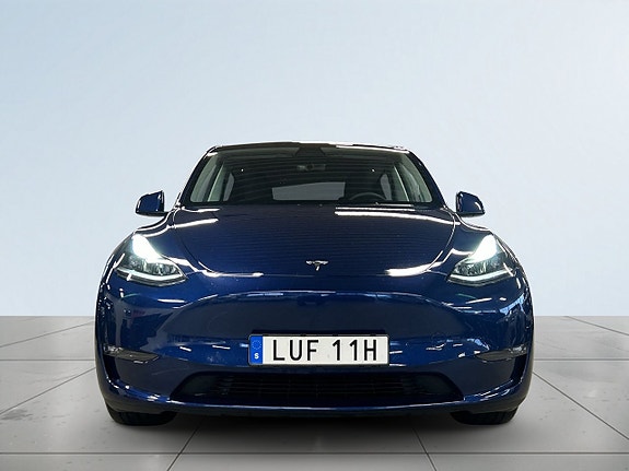 Tesla Model Y 2 of 24