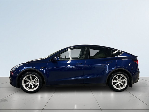Tesla Model Y 4 of 24