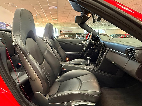 Porsche 911 Carrera S 19 of 29