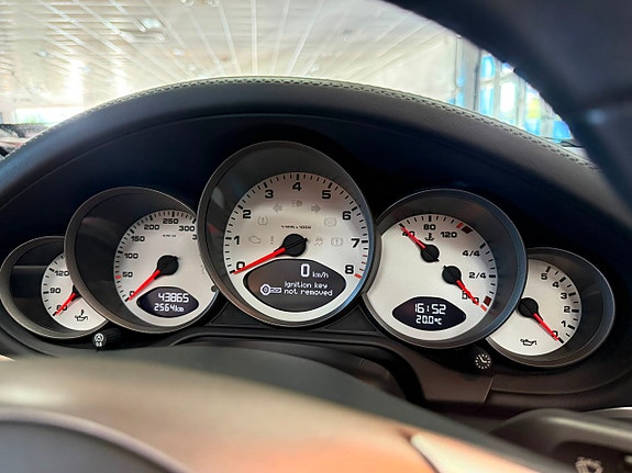 Porsche 911 Carrera S 23 of 29