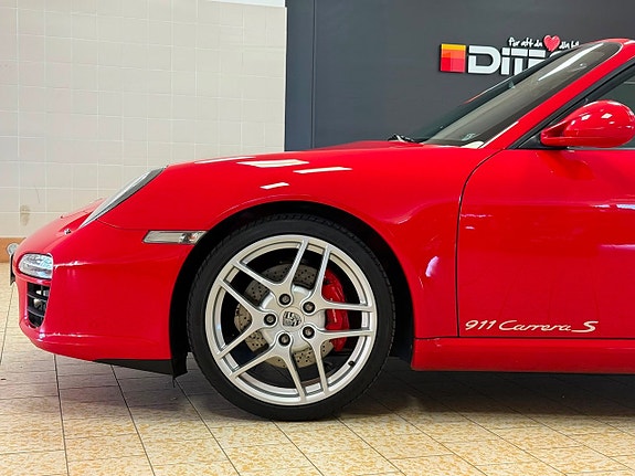 Porsche 911 Carrera S 11 of 29