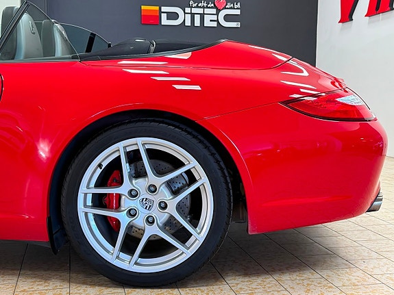 Porsche 911 Carrera S 13 of 29
