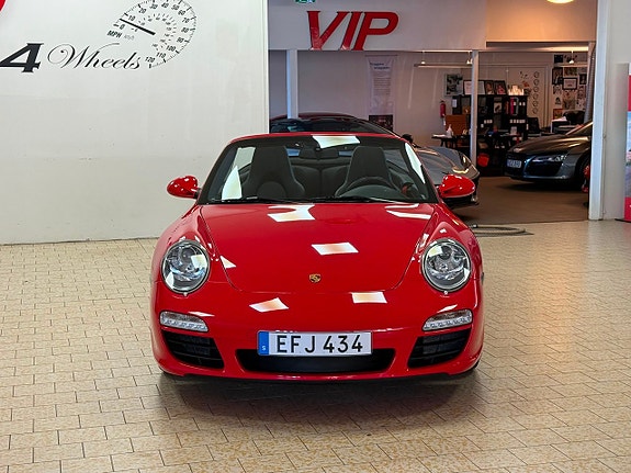 Porsche 911 Carrera S 10 of 29