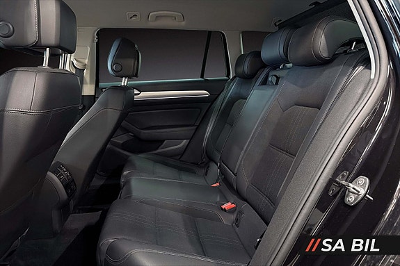 Volkswagen Passat Alltrack 13 of 15