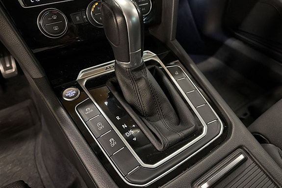Volkswagen Passat Alltrack 12 of 15