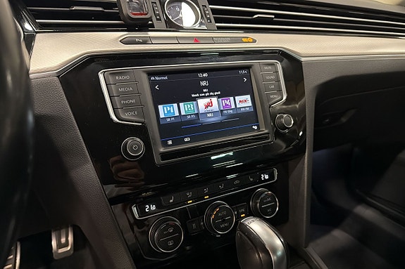 Volkswagen Passat Alltrack 10 of 15