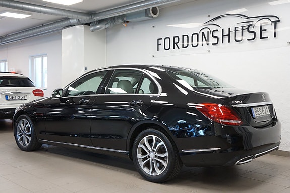 Mercedes-Benz C180 2 of 15