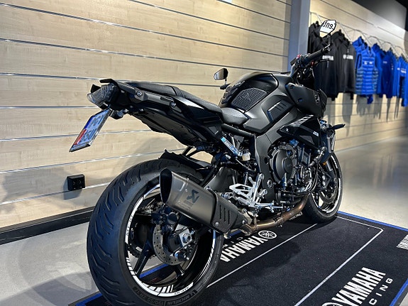 Yamaha MT-10 / Akrapovic helsystem / Bar-end Speglar / Tail-tidy 7 of 16