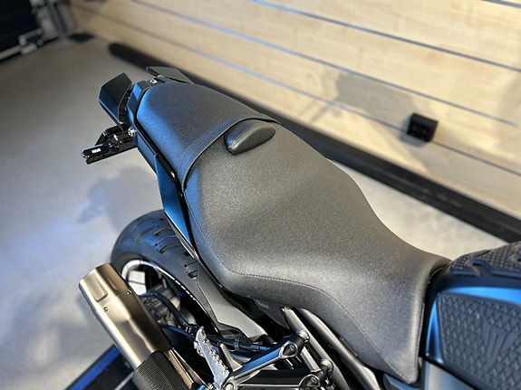 Yamaha MT-10 / Akrapovic helsystem / Bar-end Speglar / Tail-tidy 9 of 16
