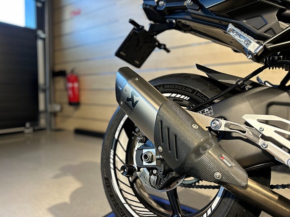 Yamaha MT-10 / Akrapovic helsystem / Bar-end Speglar / Tail-tidy 8 of 16