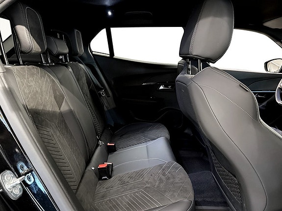 Peugeot 2008 16 of 19