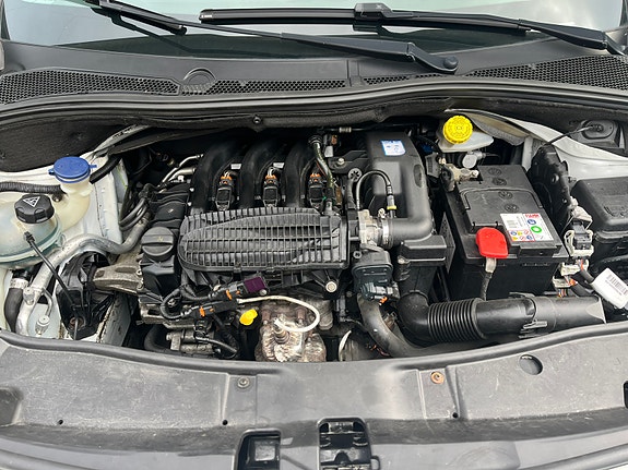 Peugeot 2008 6 of 12