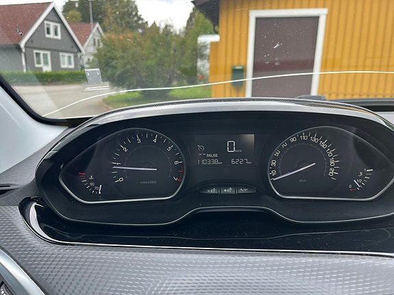 Peugeot 2008 12 of 12