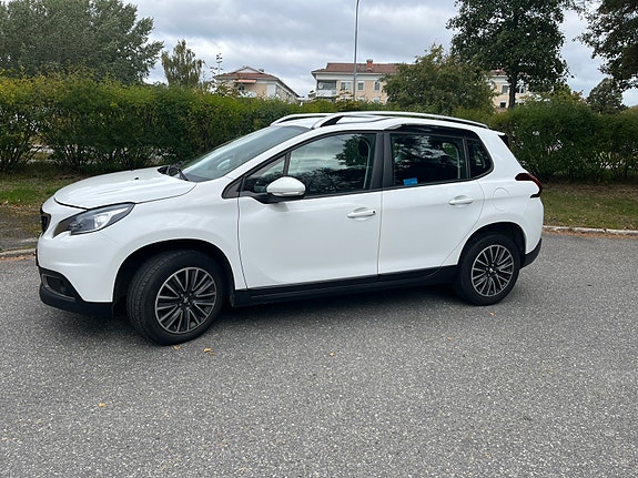 Peugeot 2008 2 of 12
