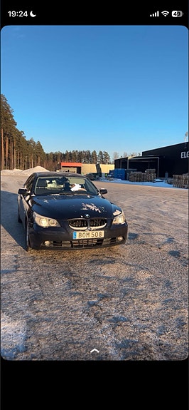 BMW 520d 3 of 4