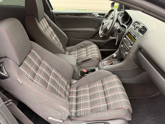Volkswagen Golf VI 17 of 26