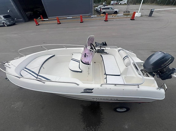 Galeon 475 Yamaha f40 6 of 10