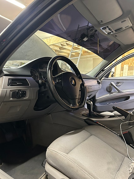 BMW 320i 10 of 11