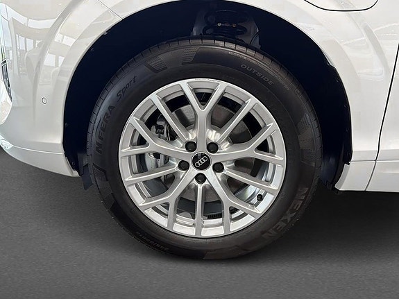 Audi Q3 7 of 13